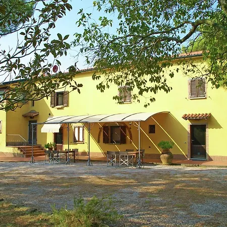 Дом отдыха Warm Holiday Home In Foiano Della Chiana Tuscany With A Lake Суверето